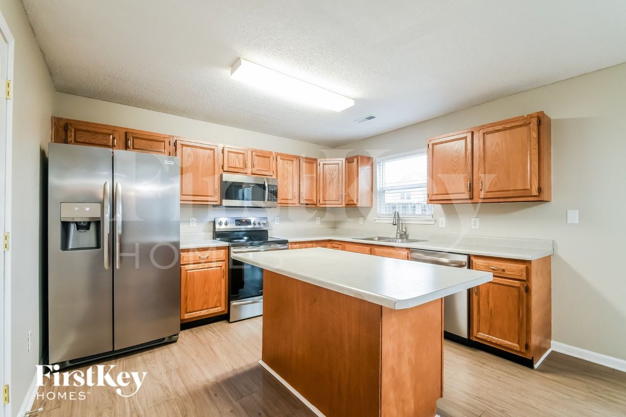 19127 Fox Chase Dr - Photo 7 of 15