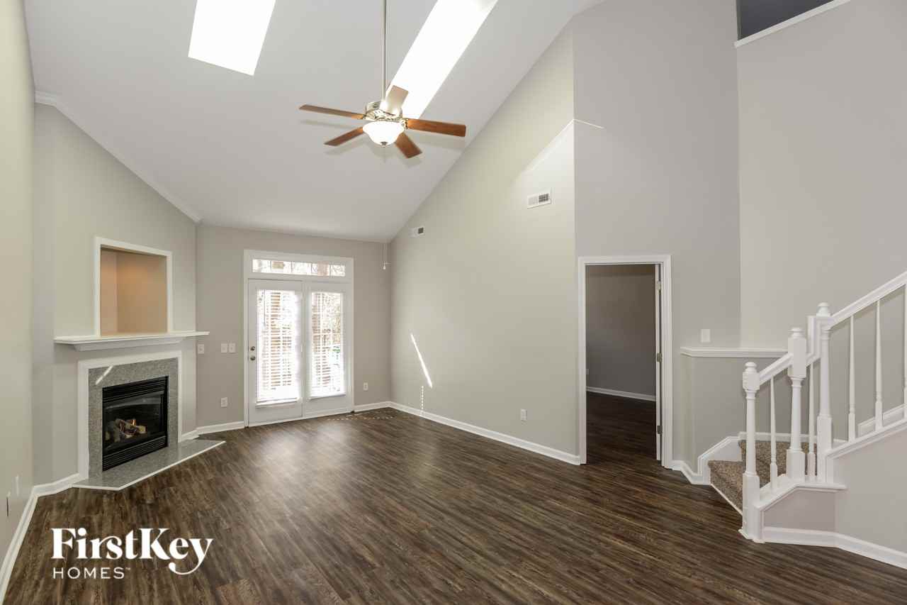 16520 Kettlewell Ln - Photo 3 of 15