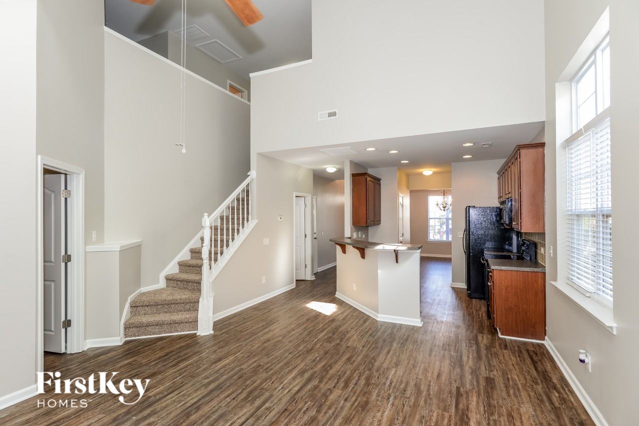 16520 Kettlewell Ln - Photo 4 of 15