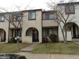 572 Adams Ct - Photo 1 of 1