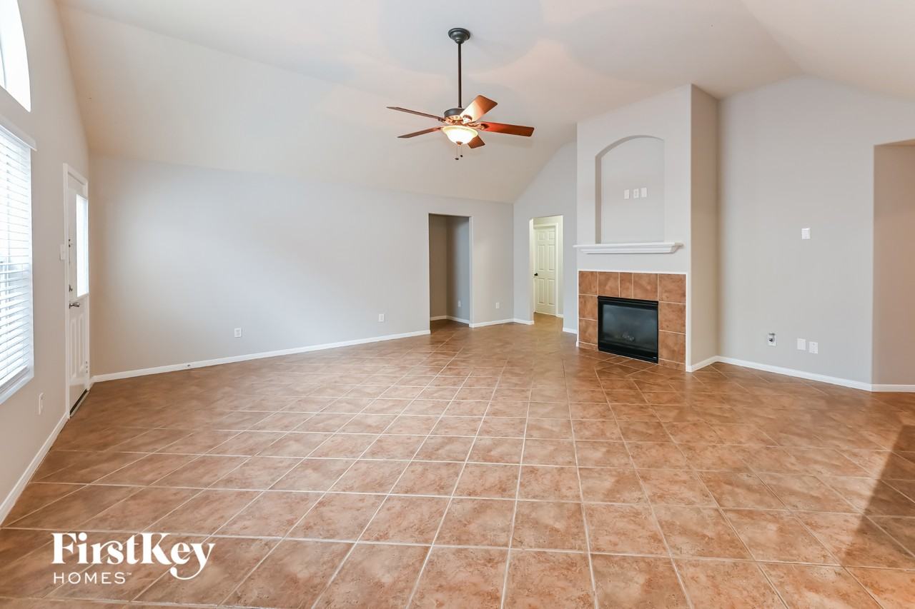 22606 Goss Spring Ct - Photo 3 of 15