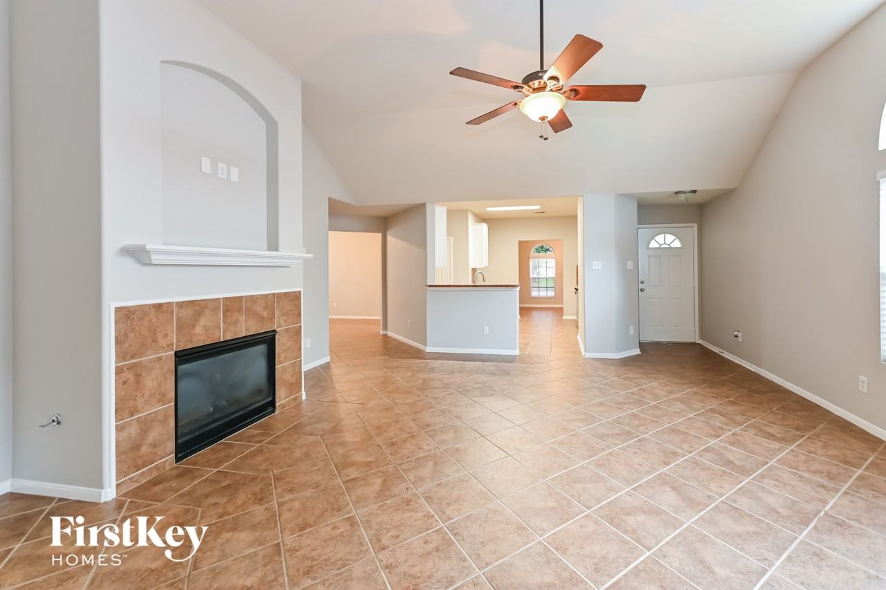 22606 Goss Spring Ct - Photo 4 of 15