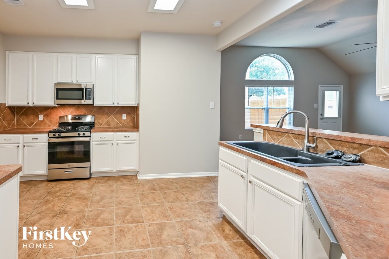 22606 Goss Spring Ct - Photo 6 of 15