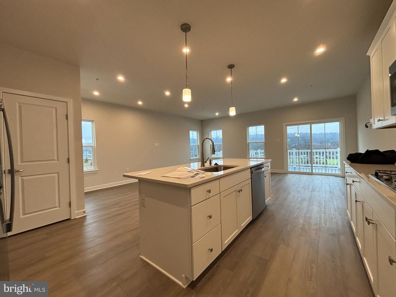 2646 Tisbury Ln - Photo 4 of 33