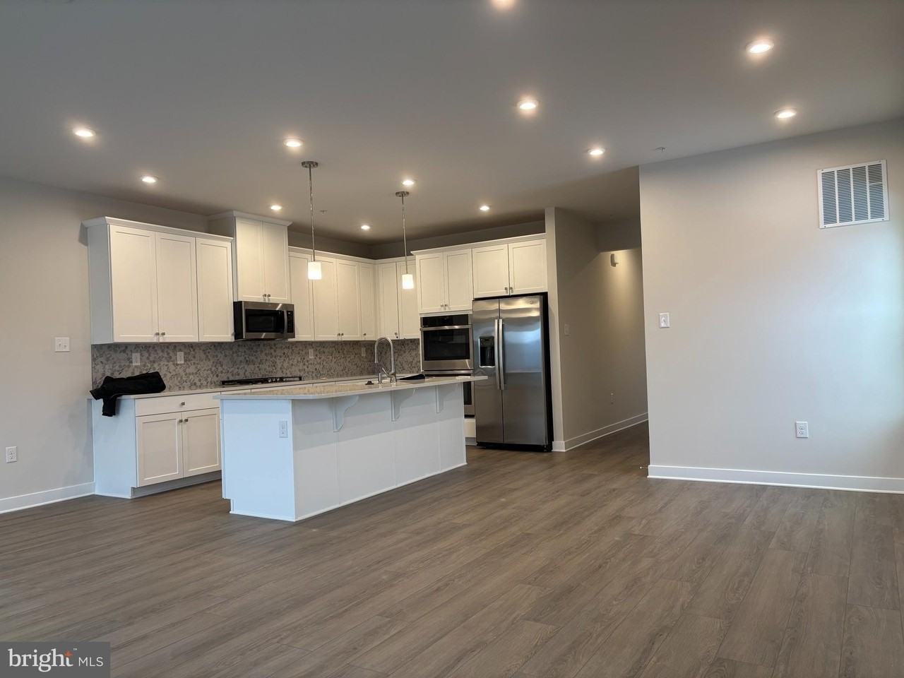 2646 Tisbury Ln - Photo 6 of 33