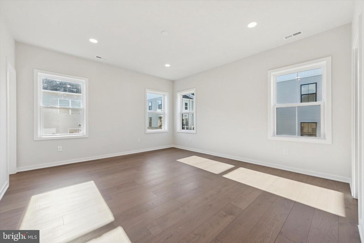 64 Alroy Rd Unit 151 #151 - Photo 6 of 16