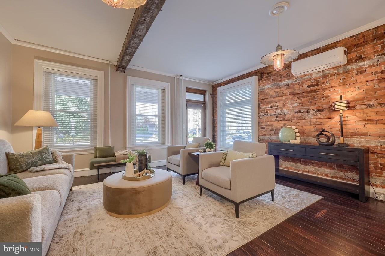 658 W Walnut St - Photo 2 of 13