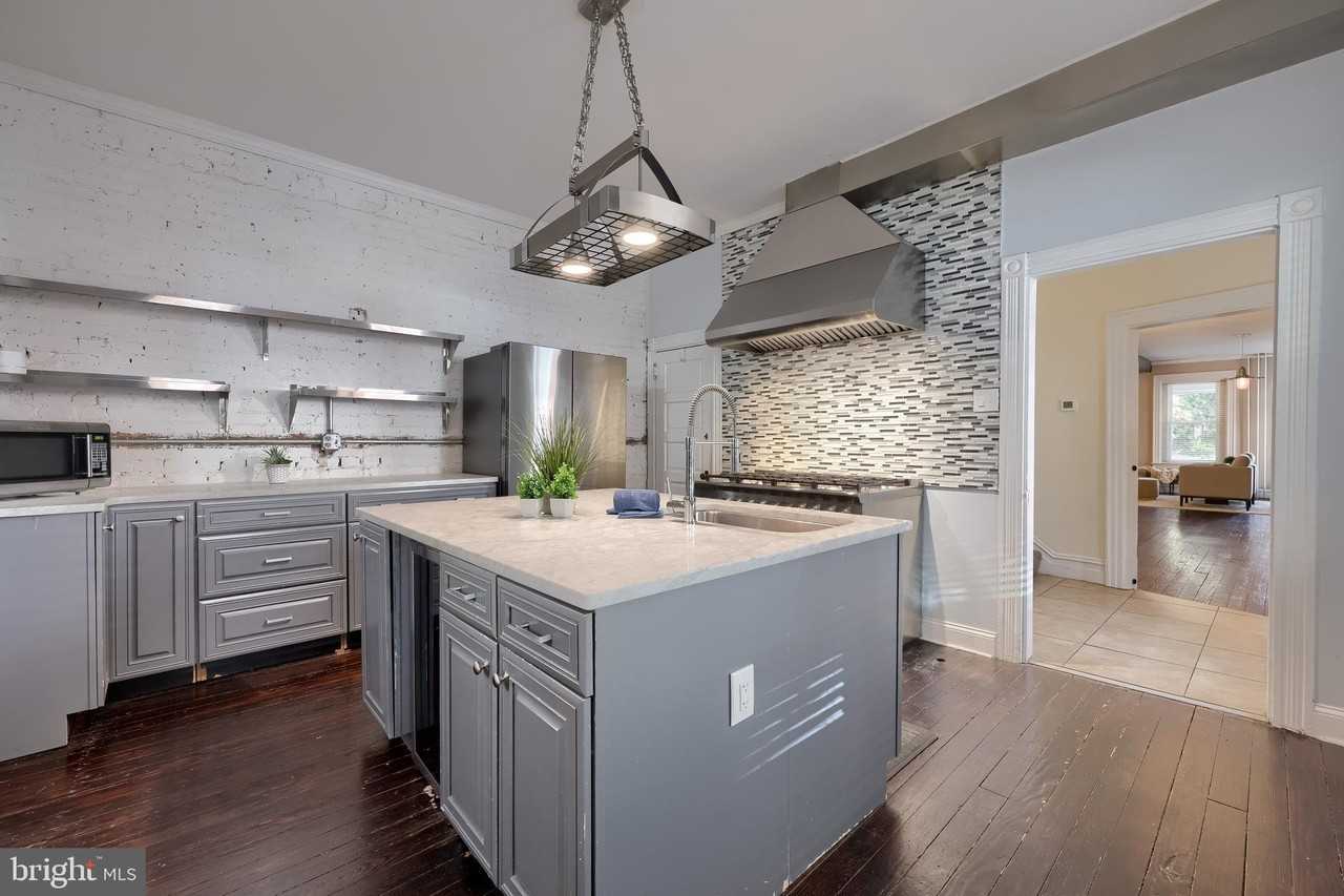 658 W Walnut St - Photo 5 of 13