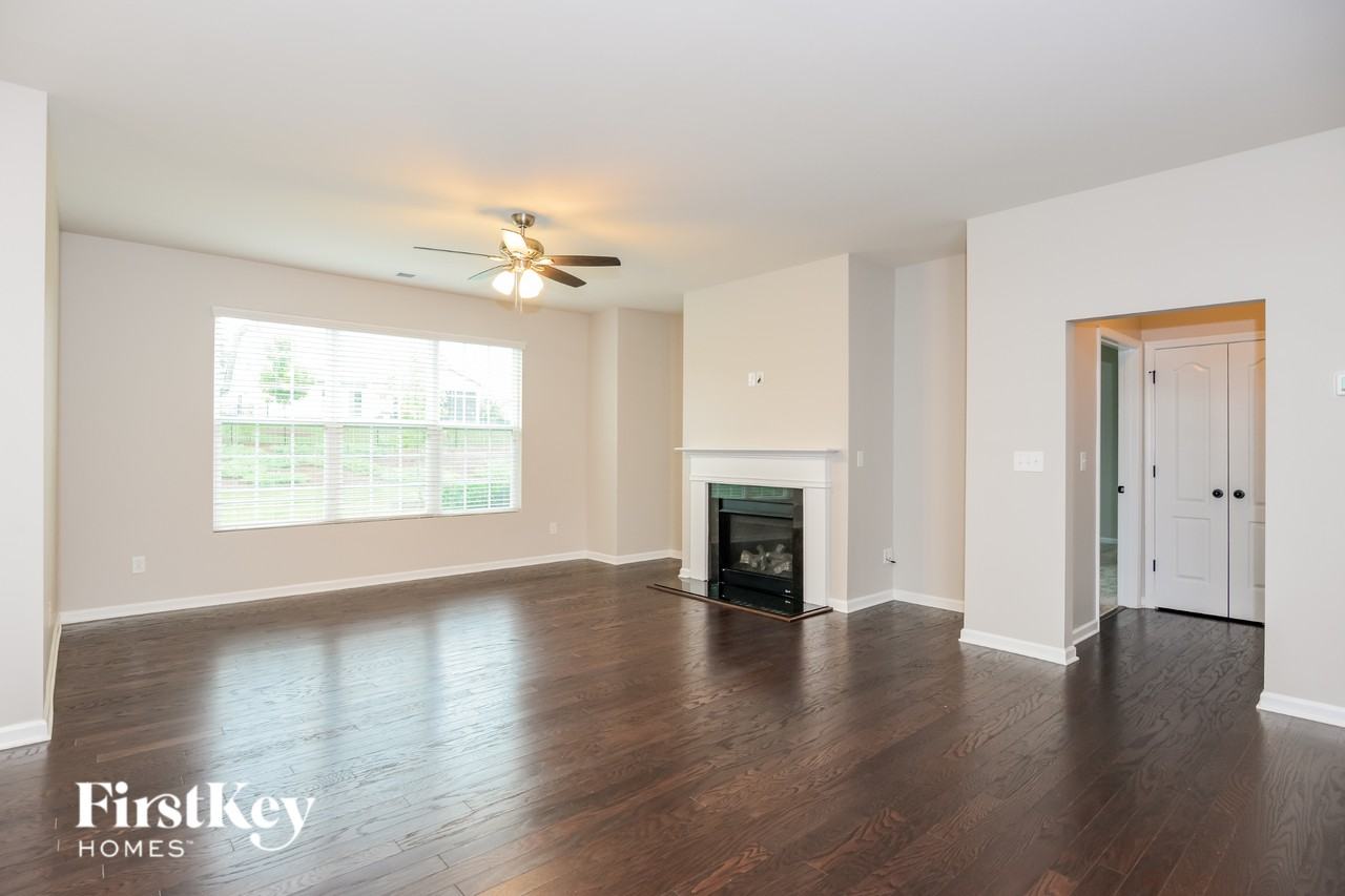 618 Gardenbrook Trl - Photo 2 of 15