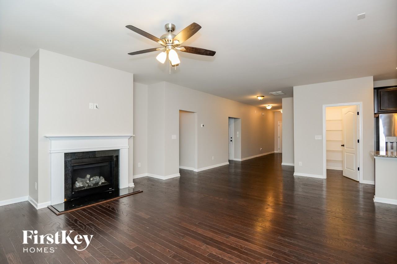 618 Gardenbrook Trl - Photo 3 of 15