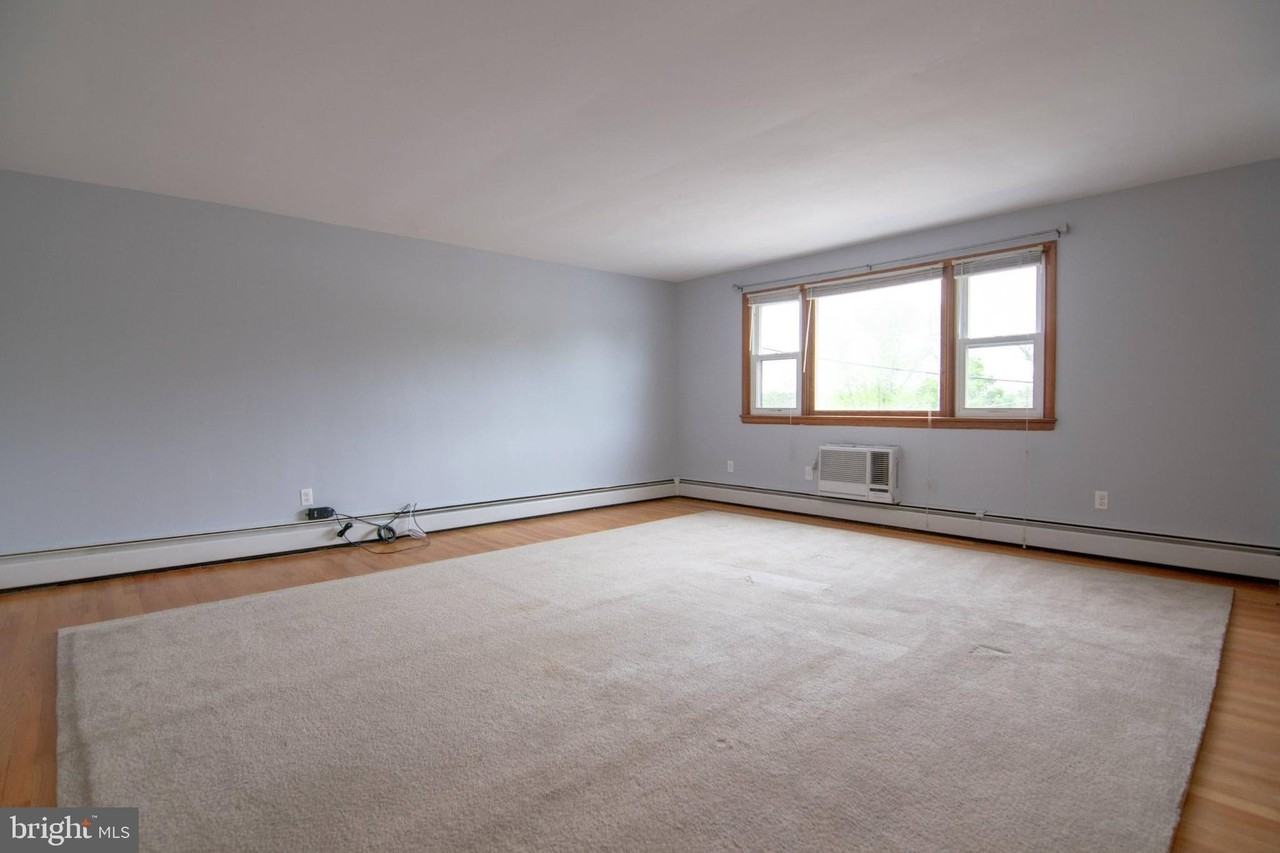 708 Carmen Dr Apt B #B - Photo 3 of 8