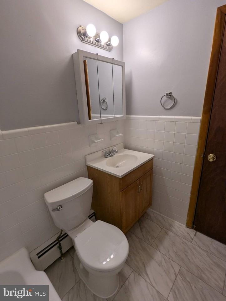 708 Carmen Dr Apt B #B - Photo 4 of 8