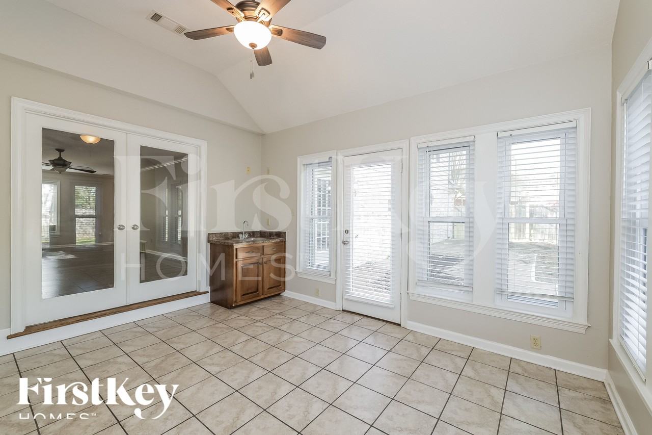 8082 S Regis Pl - Photo 5 of 19