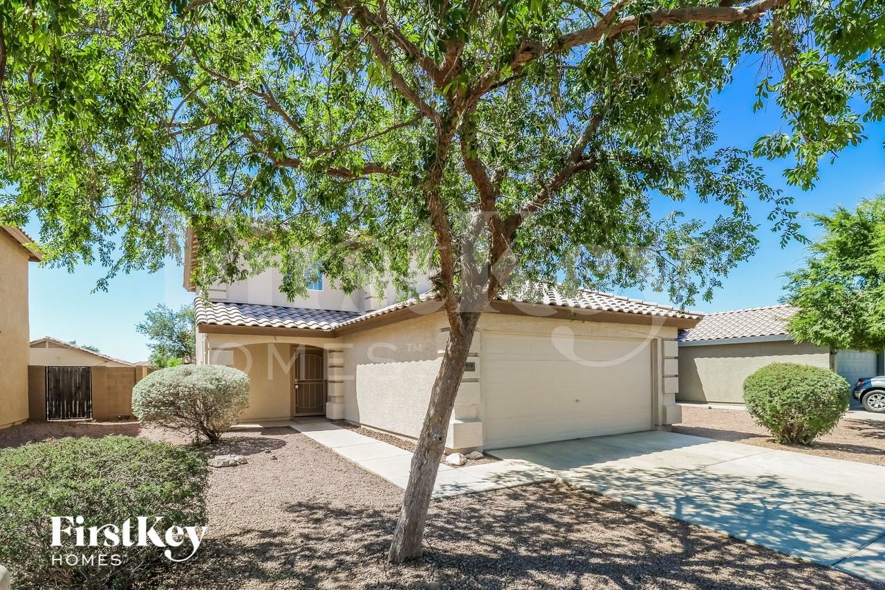 11919 W Scotts Dr - Photo 2 of 15