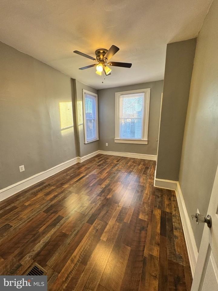 1908 W Somerset St - Photo 3 of 10