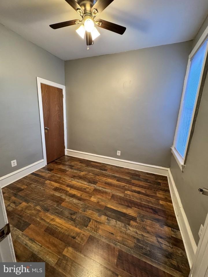 1908 W Somerset St - Photo 4 of 10