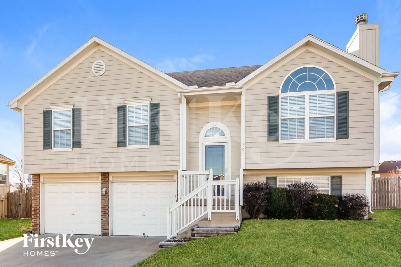 706 Derby St - Photo 2 of 15