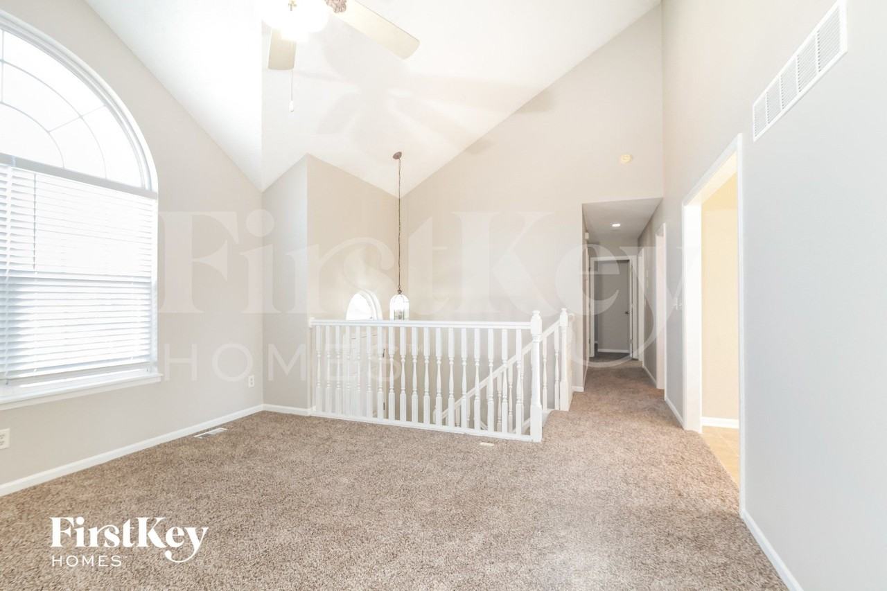 706 Derby St - Photo 3 of 15