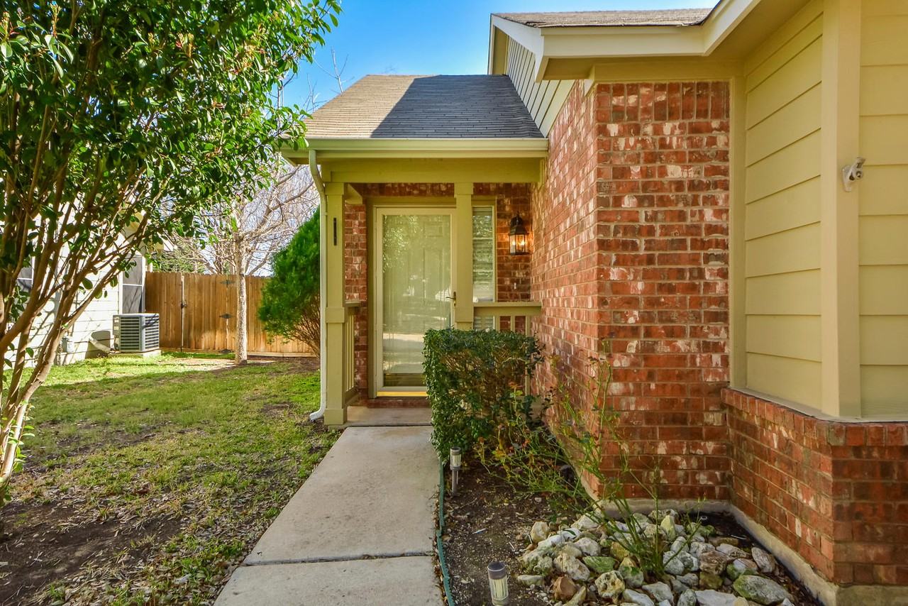 161 Prairie Springs Loop - Photo 3 of 23