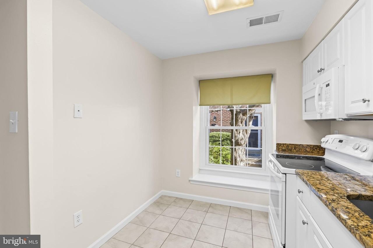 786 N Vermont St - Photo 6 of 35