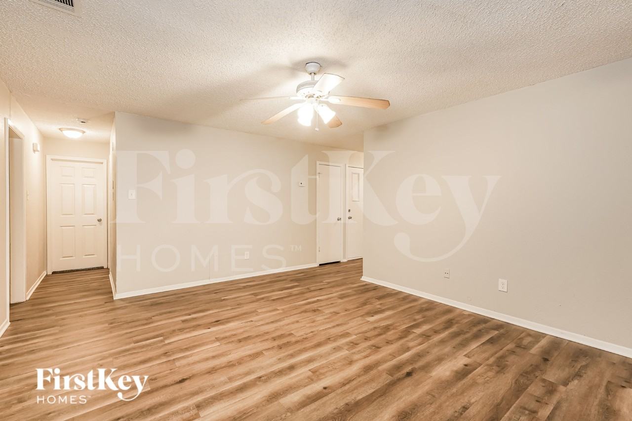 924 Kimbrough St - Photo 2 of 16