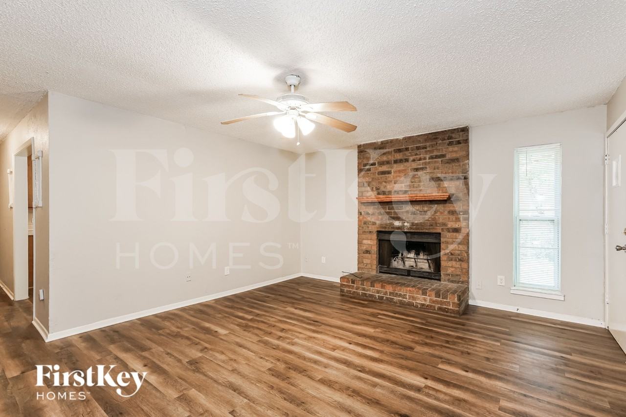 924 Kimbrough St - Photo 3 of 16