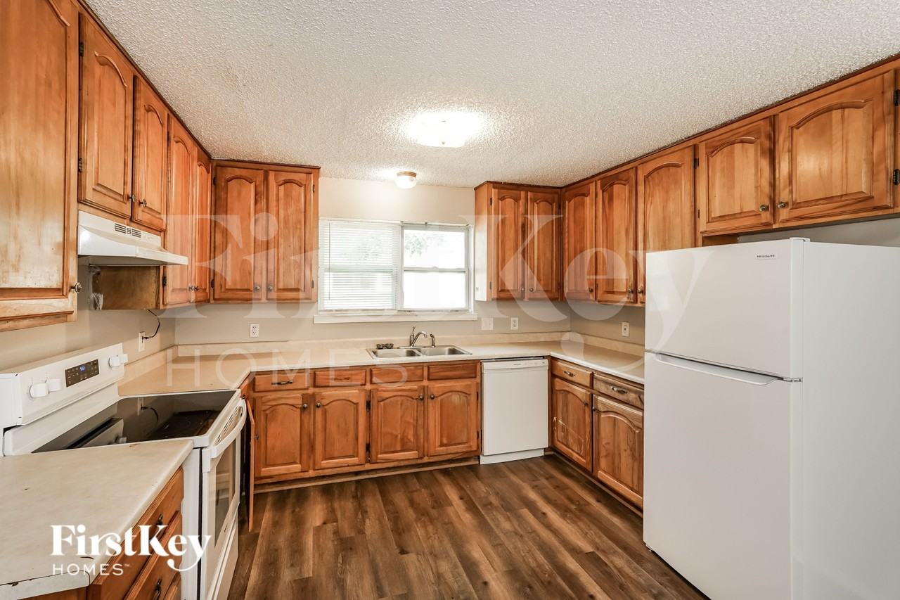 924 Kimbrough St - Photo 5 of 16