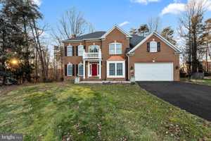 featured image of 4924 Berkshire Woods Dr