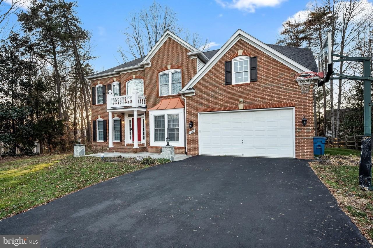 4924 Berkshire Woods Dr - Photo 2 of 50