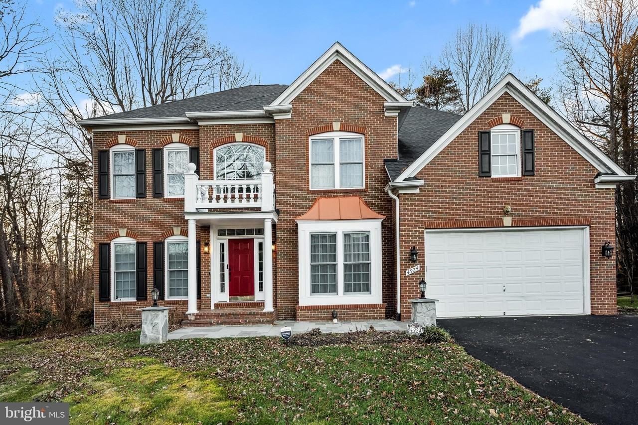 4924 Berkshire Woods Dr - Photo 6 of 50