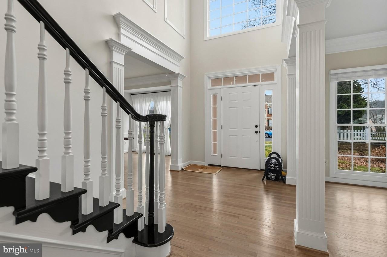 4924 Berkshire Woods Dr - Photo 7 of 50