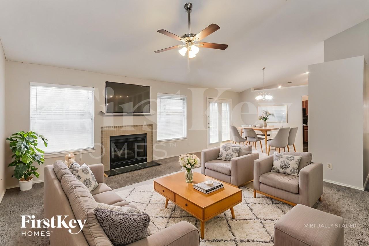 7818 Bordeaux Ln - Photo 4 of 18