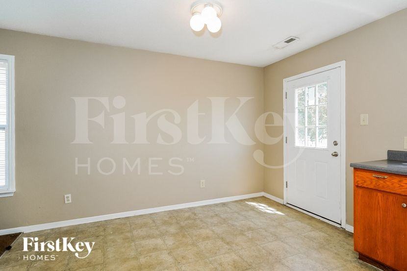 7719 Brandenburg Way - Photo 5 of 15