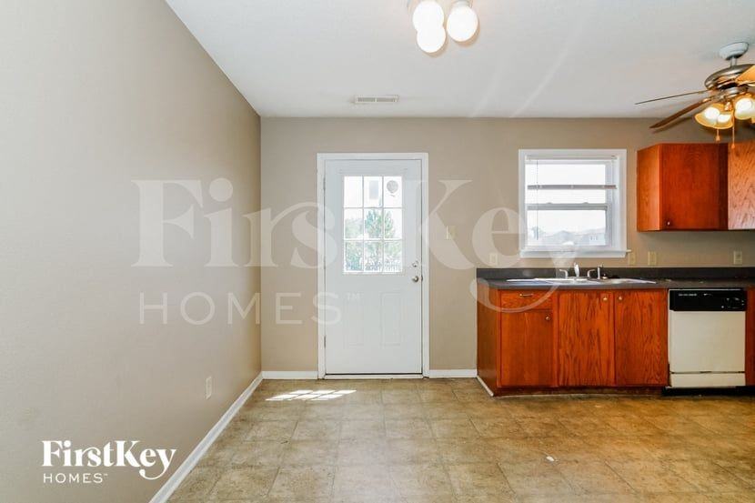 7719 Brandenburg Way - Photo 6 of 15