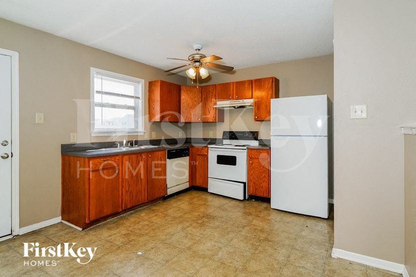 7719 Brandenburg Way - Photo 7 of 15