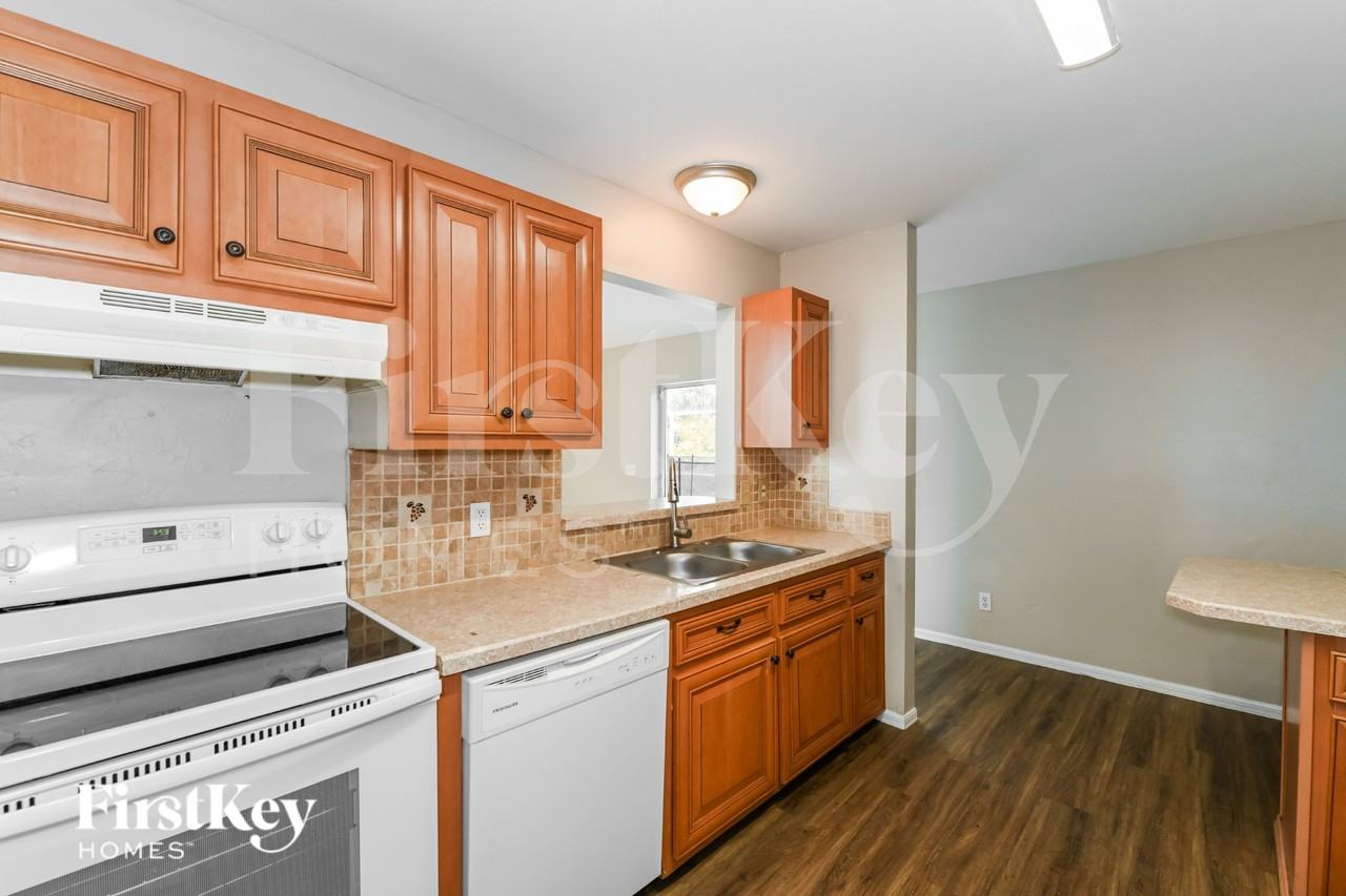 708 Prospect Ave - Photo 7 of 16