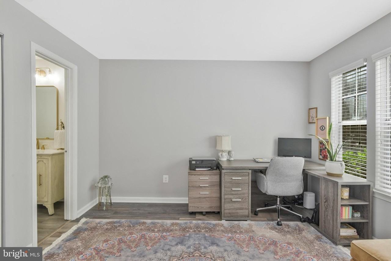 1 Bentmoor Ct - Photo 5 of 34