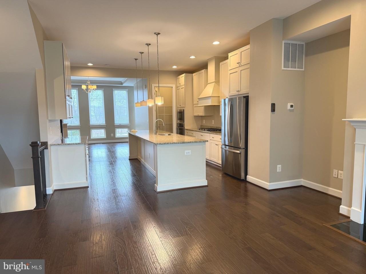 20396 Roslindale Dr - Photo 5 of 35