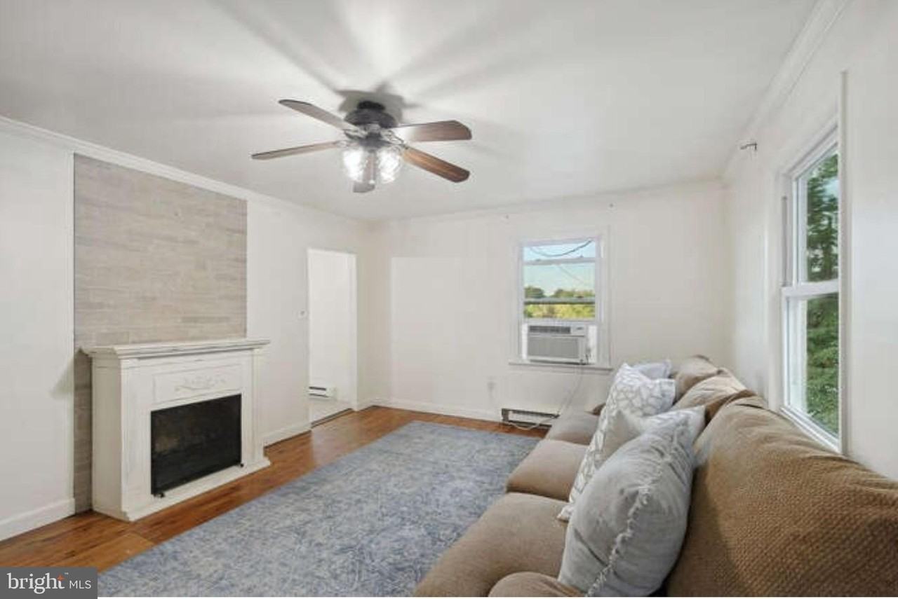 18390 Silcott Springs Rd - Photo 5 of 12