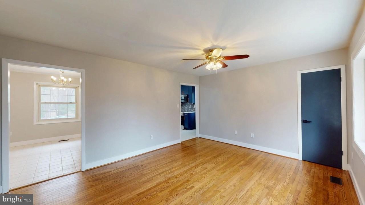 11813 Cornwell Dr - Photo 4 of 22