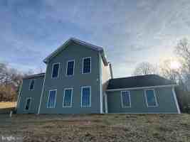 featured image of 1370 Elm St