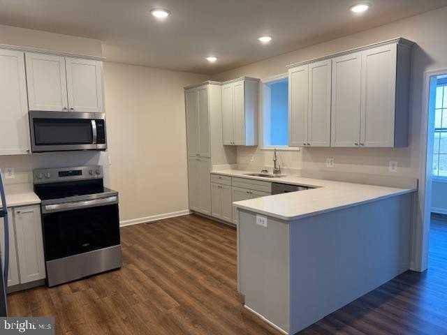 1370 Elm St - Photo 3 of 35