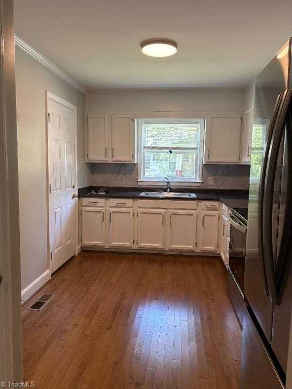 1100 Glenwood Ave - Photo 6 of 19