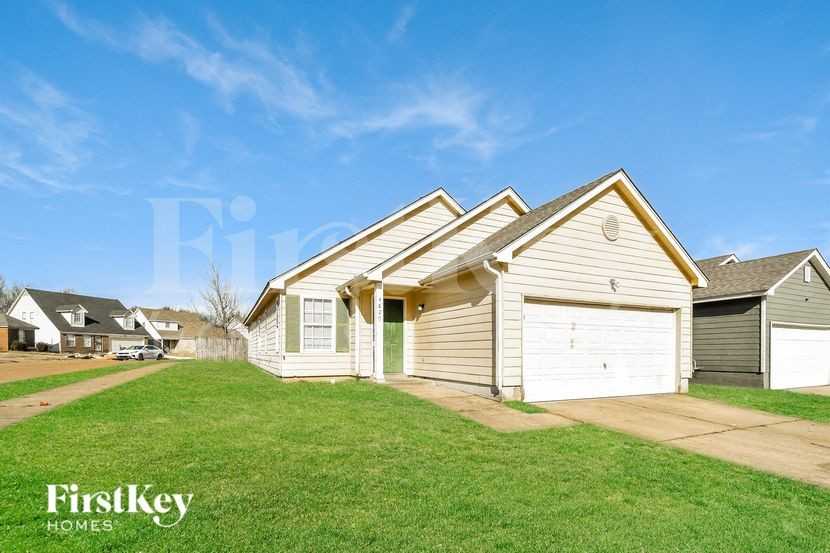 4820 Royal Run Dr - Photo 2 of 16