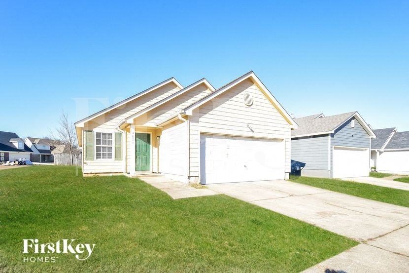 4820 Royal Run Dr - Photo 3 of 16