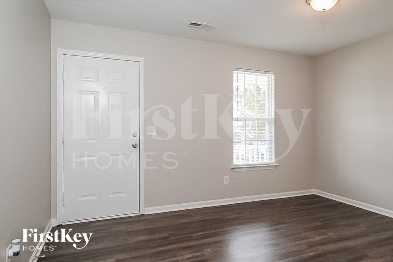 4608 Mallard Creek Dr - Photo 2 of 15