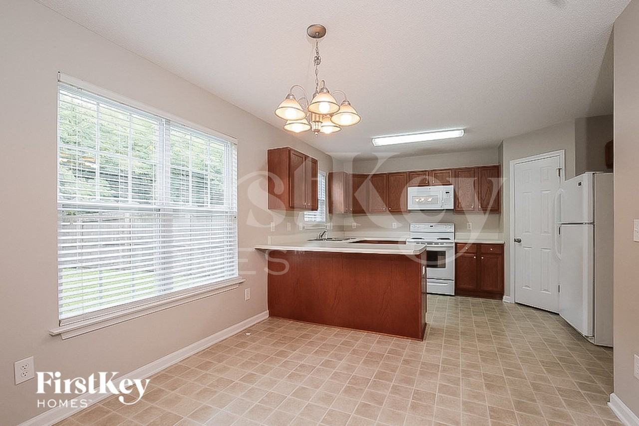 4608 Mallard Creek Dr - Photo 3 of 15