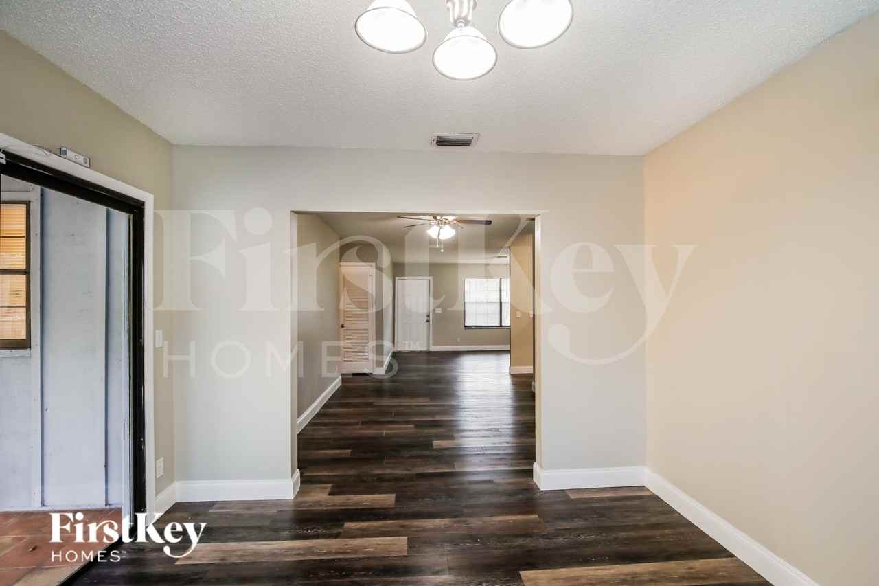 4555 Palm Ridge Blvd - Photo 4 of 16