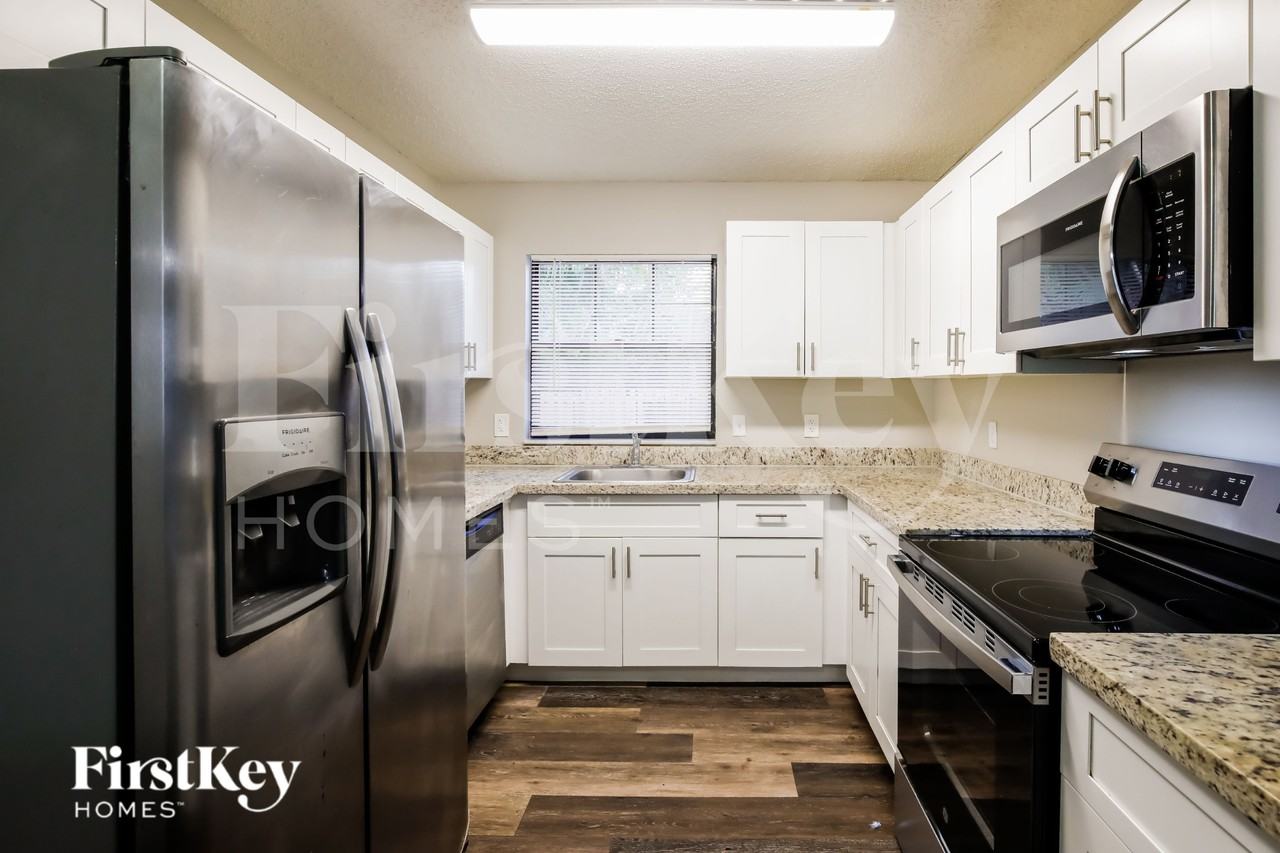 4555 Palm Ridge Blvd - Photo 6 of 16