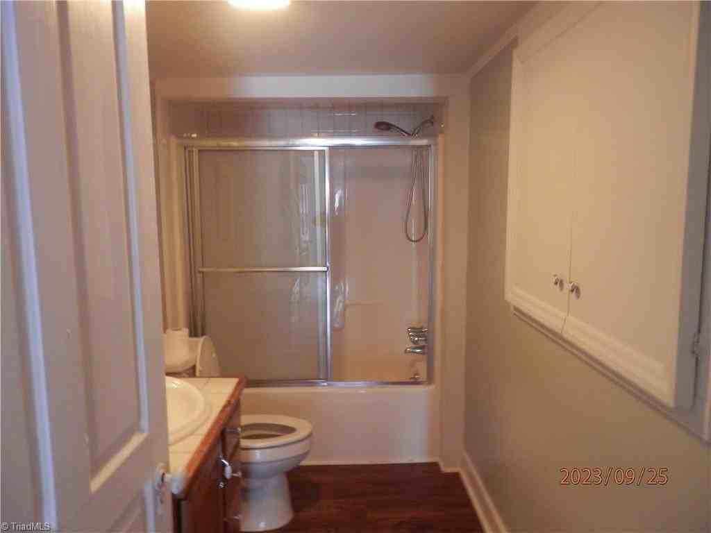 172 Davie St - Photo 5 of 13